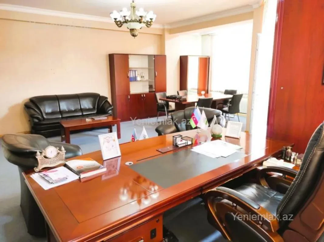 Satılır 4 otaqlı yeni tikili 180 m²