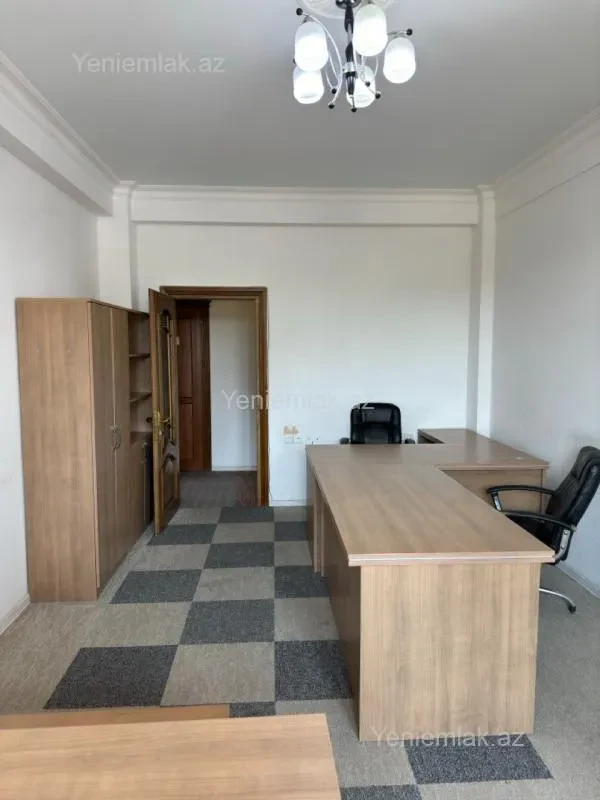 Satılır 4 otaqlı yeni tikili 180 m²