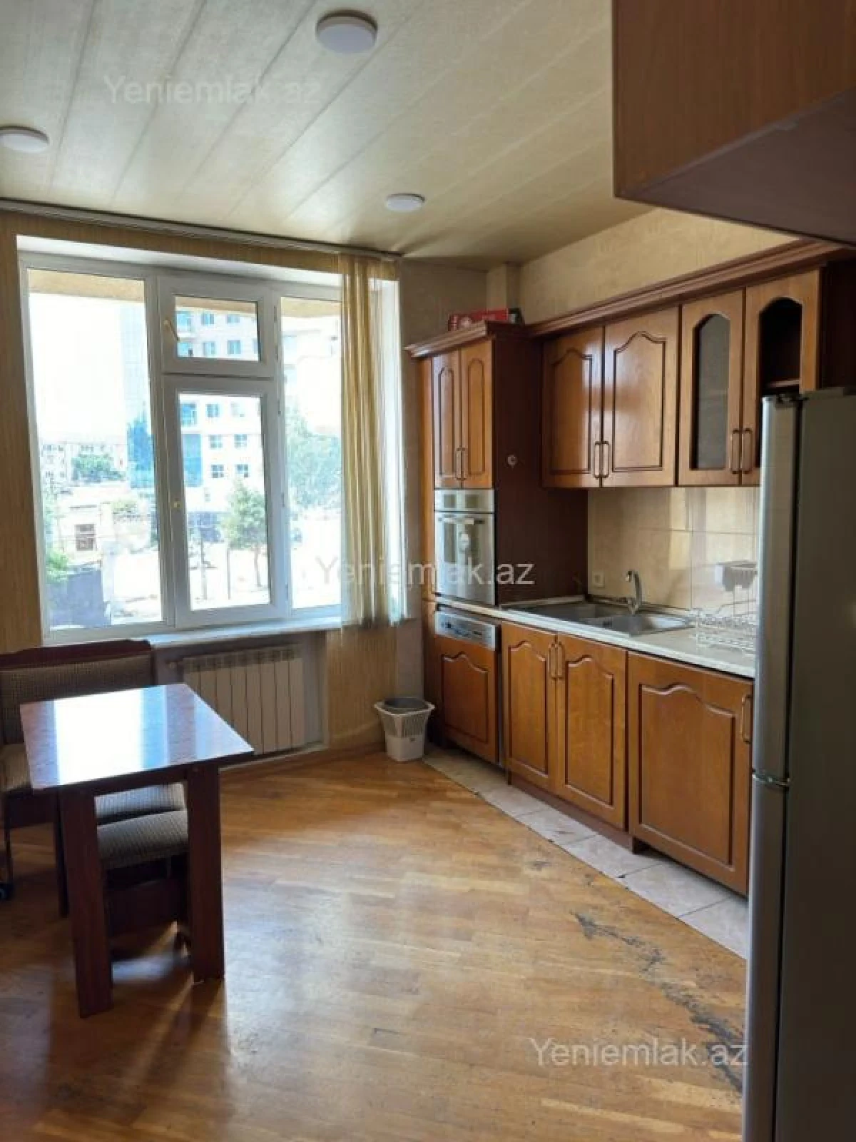 Satılır 4 otaqlı yeni tikili 180 m²