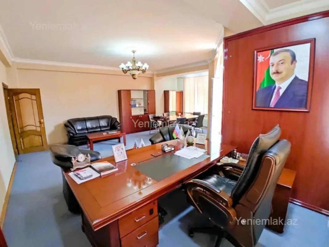 Satılır 4 otaqlı yeni tikili 180 m²