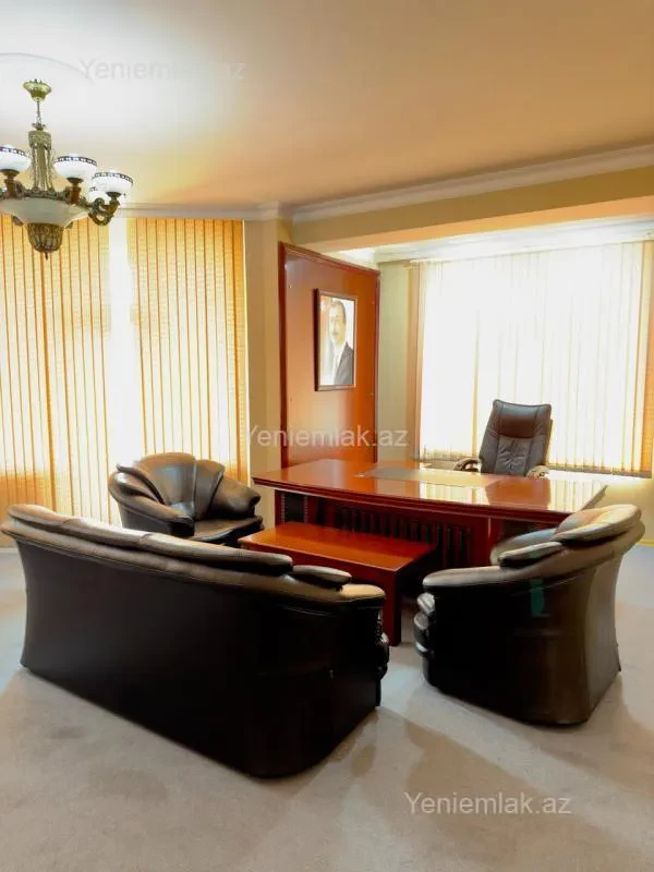 Satılır 4 otaqlı yeni tikili 180 m²