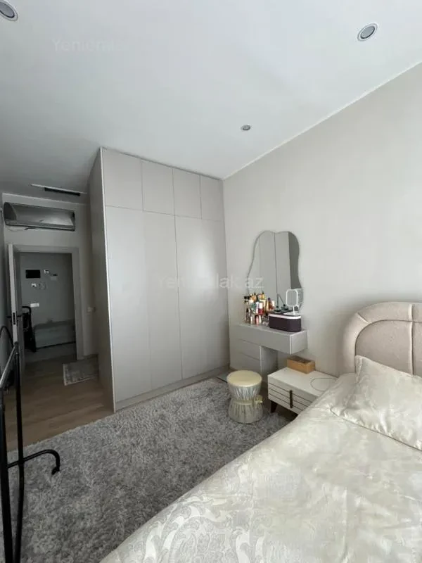 Satılır 2 otaqlı yeni tikili 58 m²