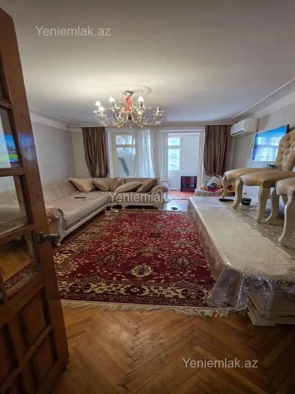 Satılır 2 otaqlı köhnə tikili 60 m²