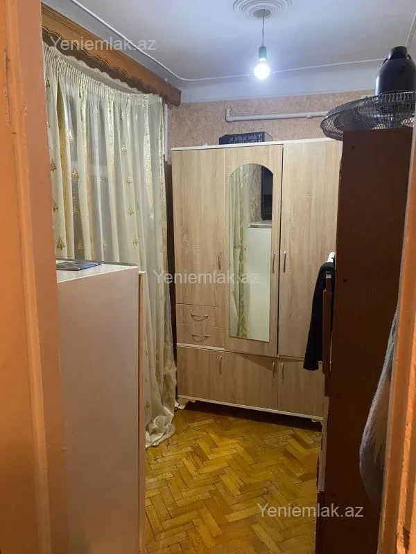 Satılır 2 otaqlı köhnə tikili 35 m²