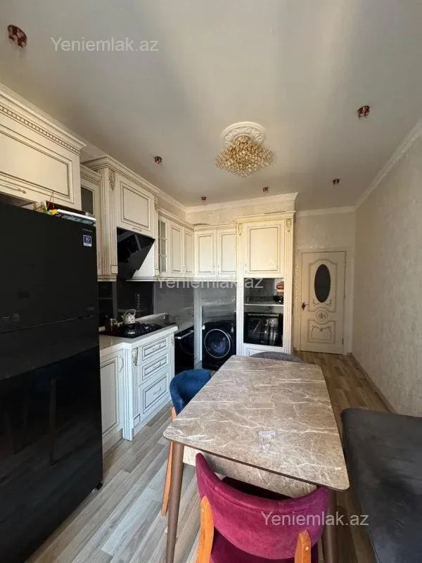Satılır 2 otaqlı yeni tikili 100 m²