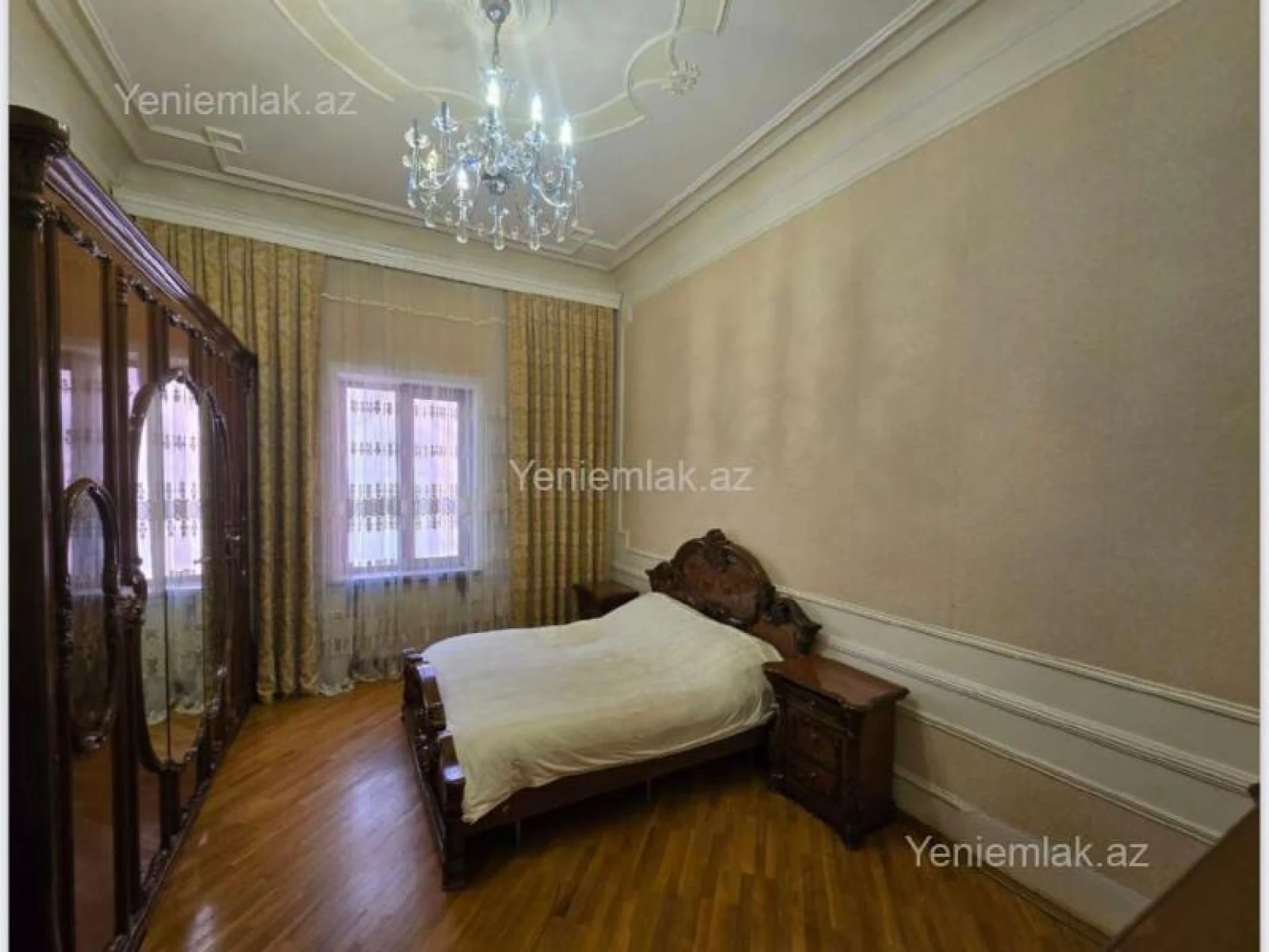 Satılır 12 otaqlı həyət evi 960 m²