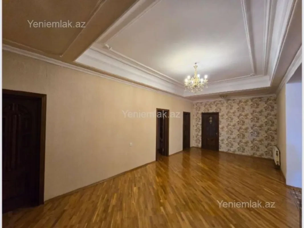 Satılır 12 otaqlı həyət evi 960 m²