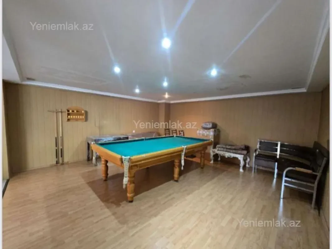Satılır 12 otaqlı həyət evi 960 m²