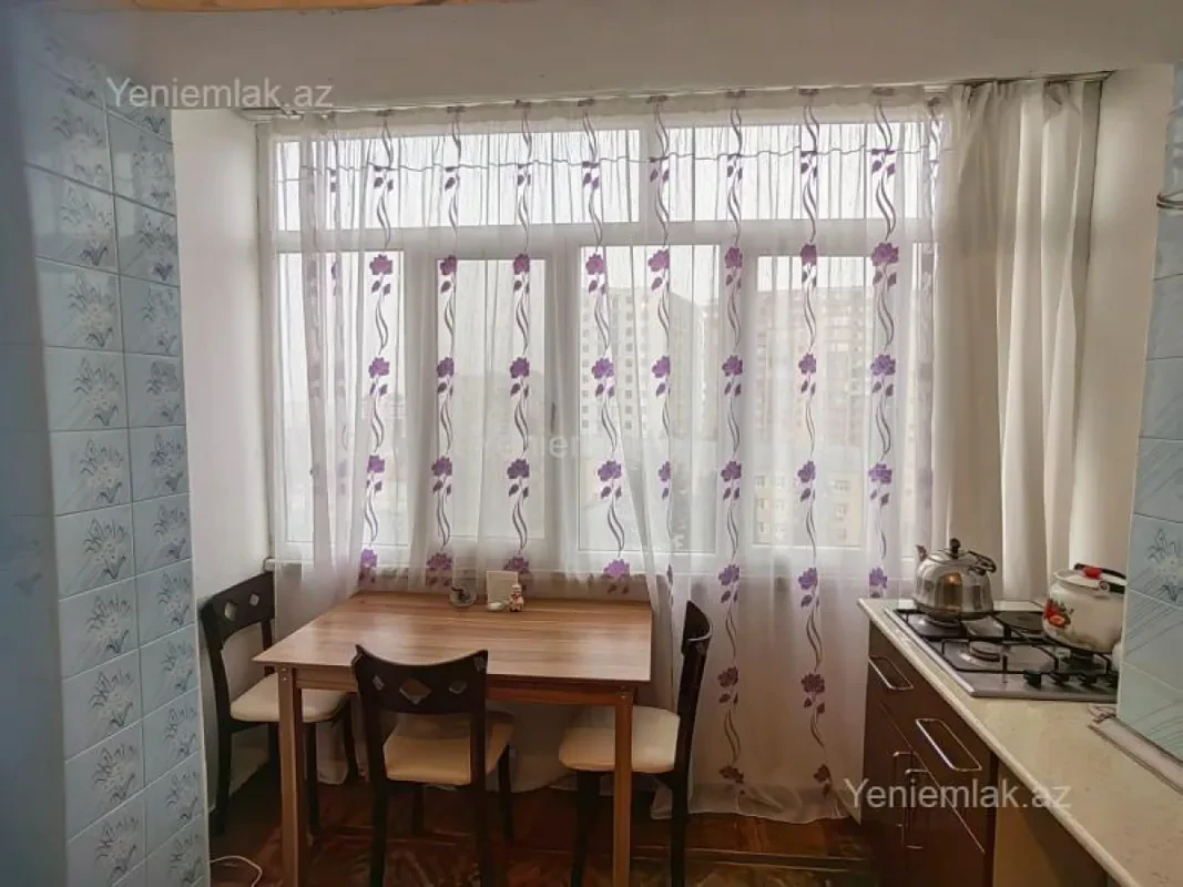 Satılır 3 otaqlı köhnə tikili 85 m²