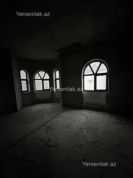 Satılır 9 otaqlı həyət evi 1500 m²