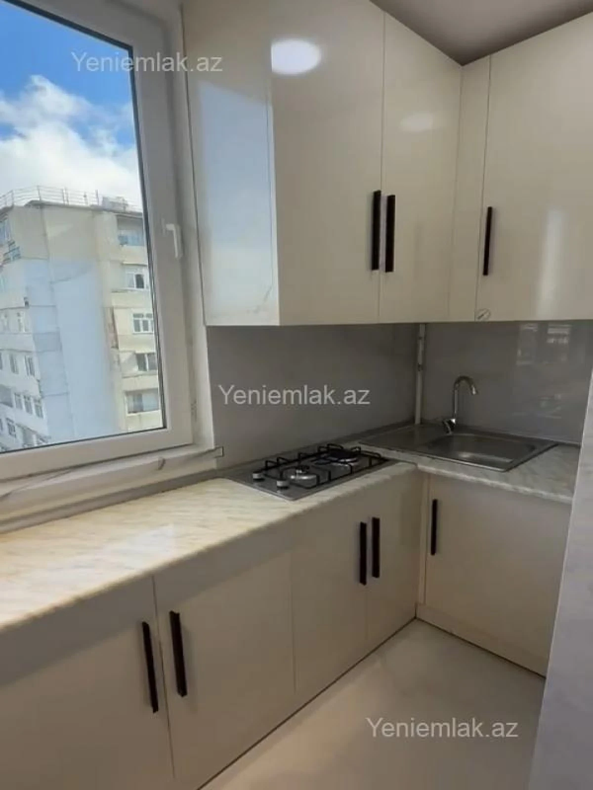 Satılır 2 otaqlı köhnə tikili 47 m²