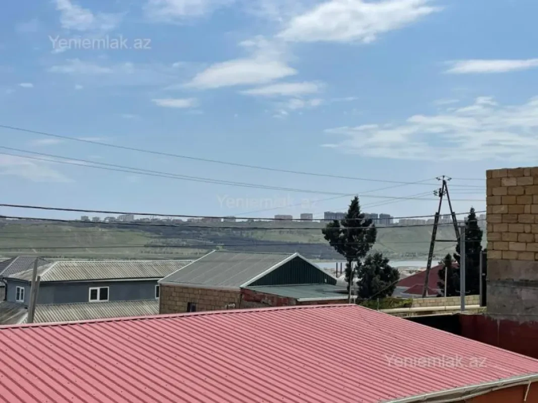 Satılır 7 otaqlı həyət evi 355 m²
