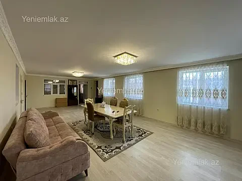 Satılır 7 otaqlı həyət evi 355 m²