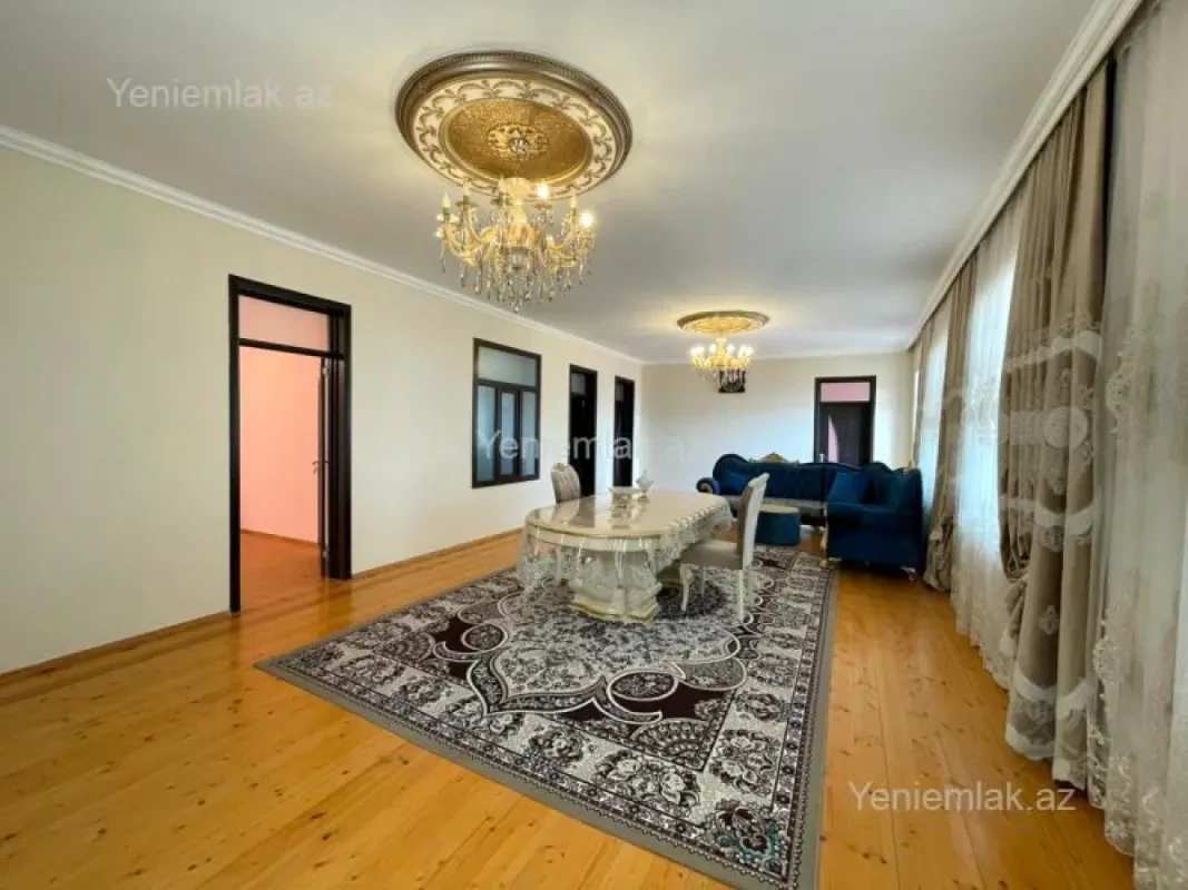 Satılır 7 otaqlı həyət evi 355 m²