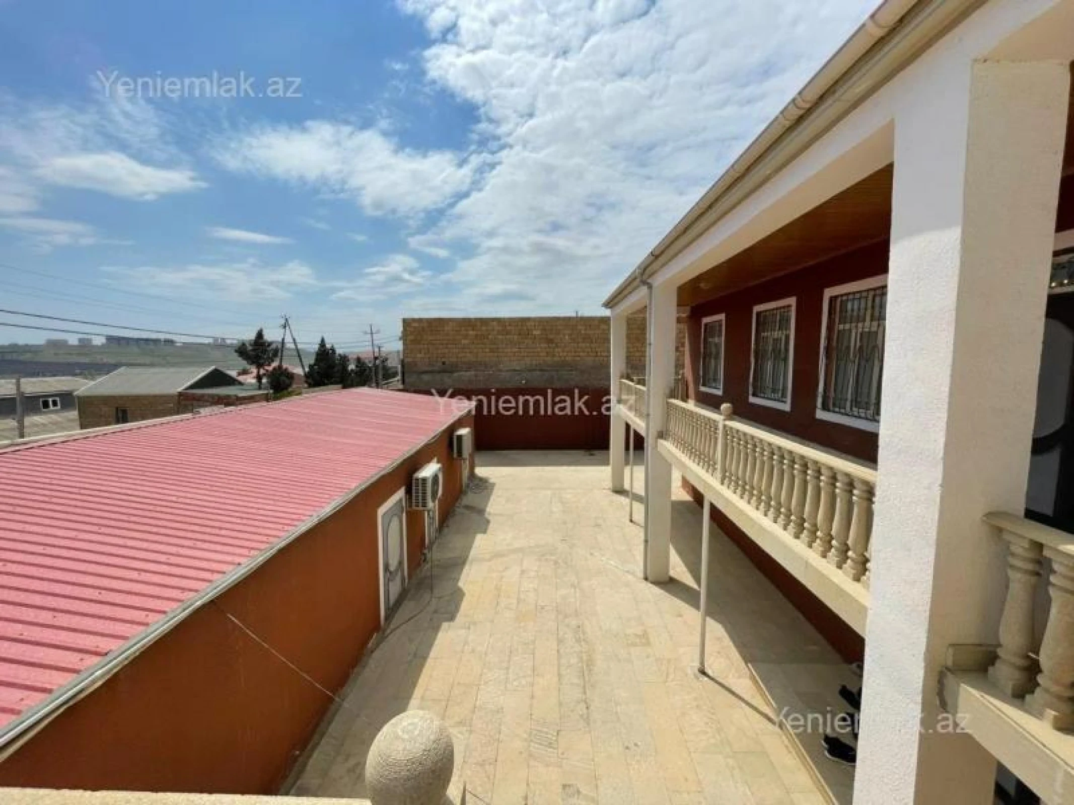 Satılır 7 otaqlı həyət evi 355 m²