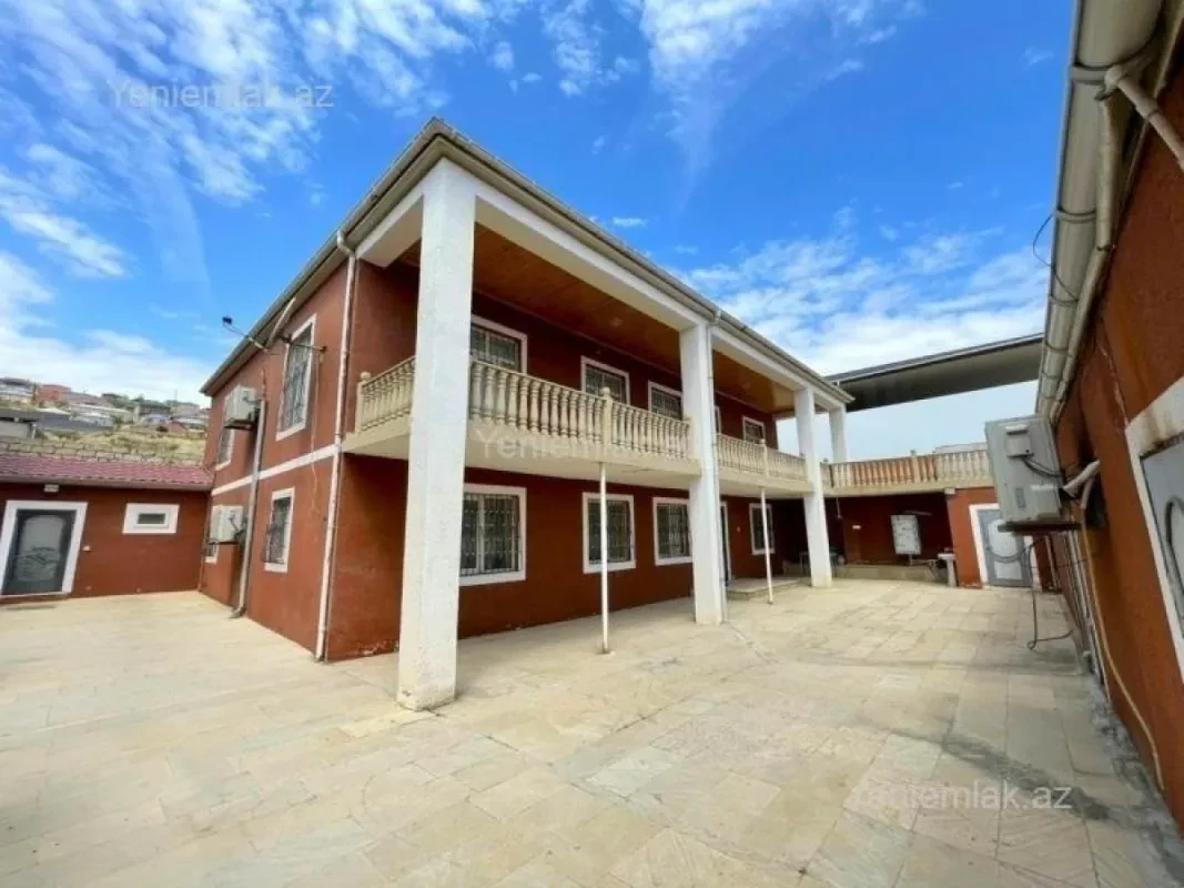 Satılır 7 otaqlı həyət evi 355 m²