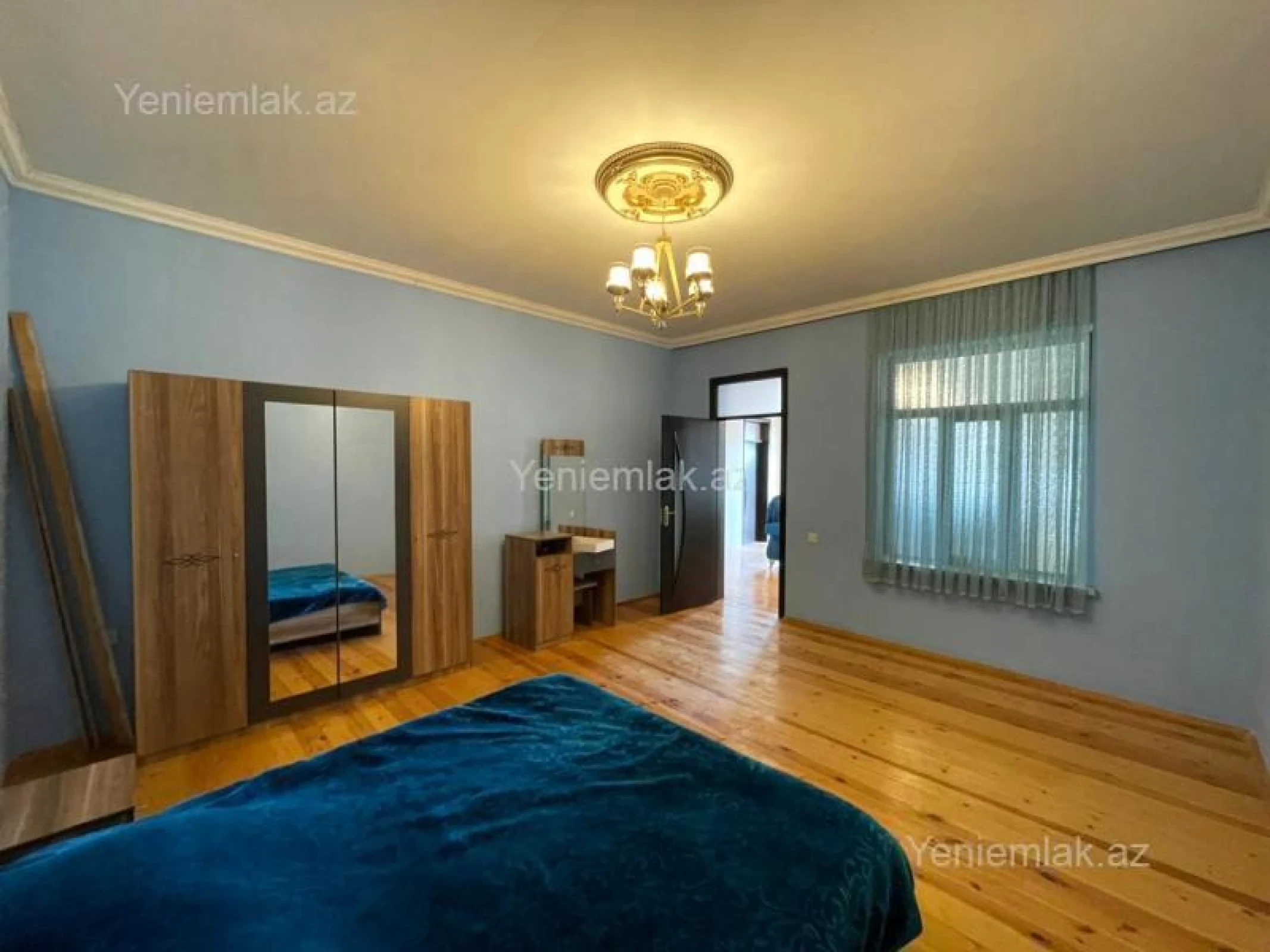 Satılır 7 otaqlı həyət evi 355 m²