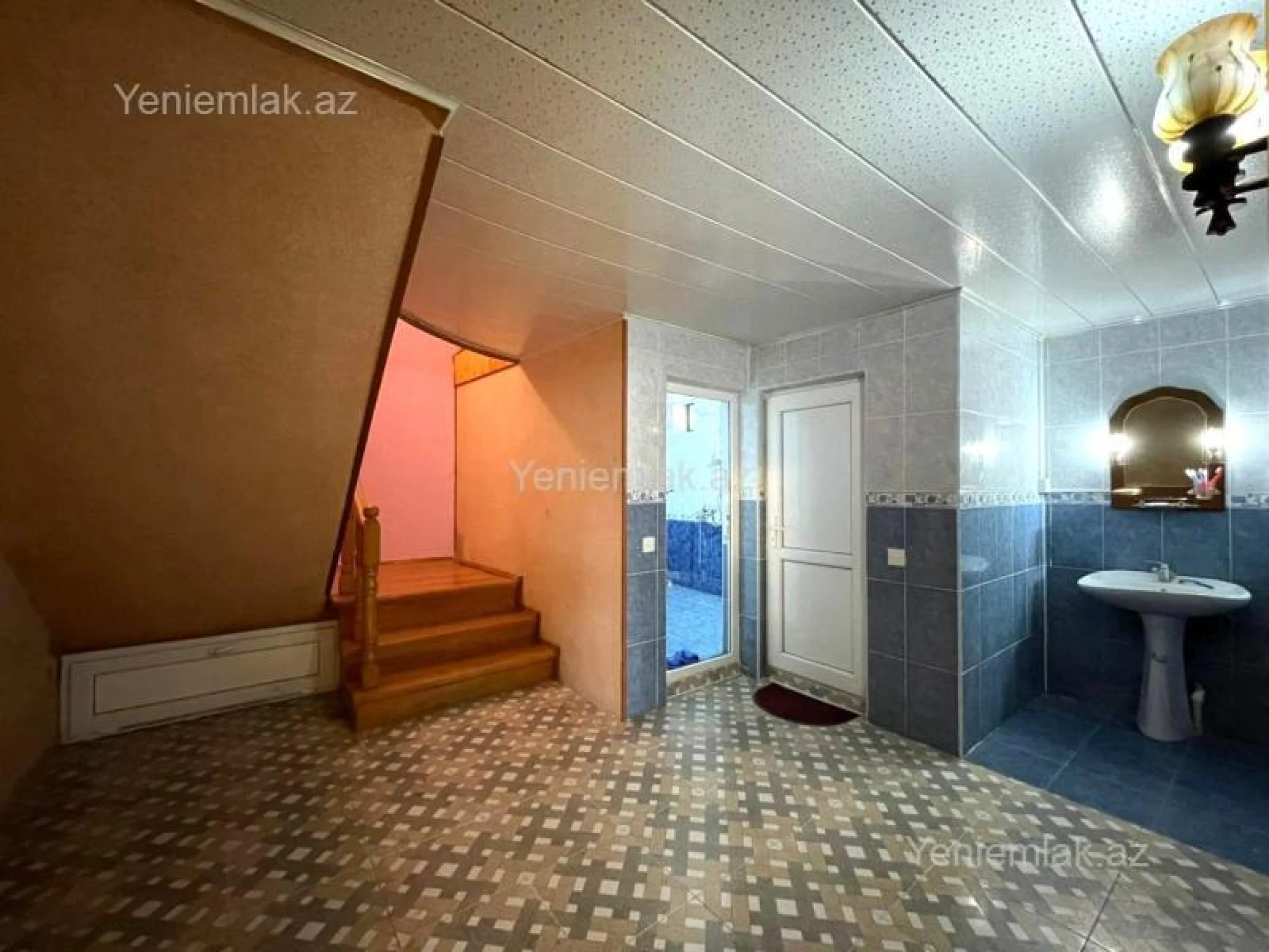 Satılır 7 otaqlı həyət evi 355 m²
