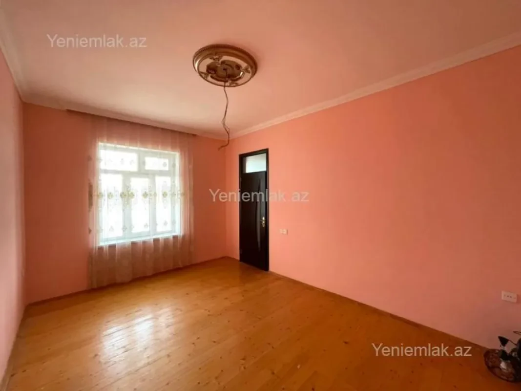 Satılır 7 otaqlı həyət evi 355 m²