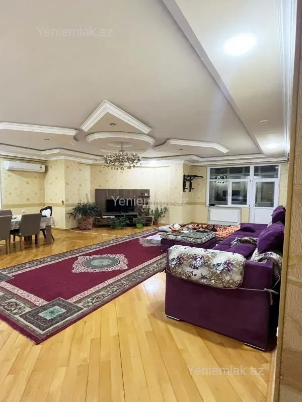 Satılır 3 otaqlı yeni tikili 150 m²