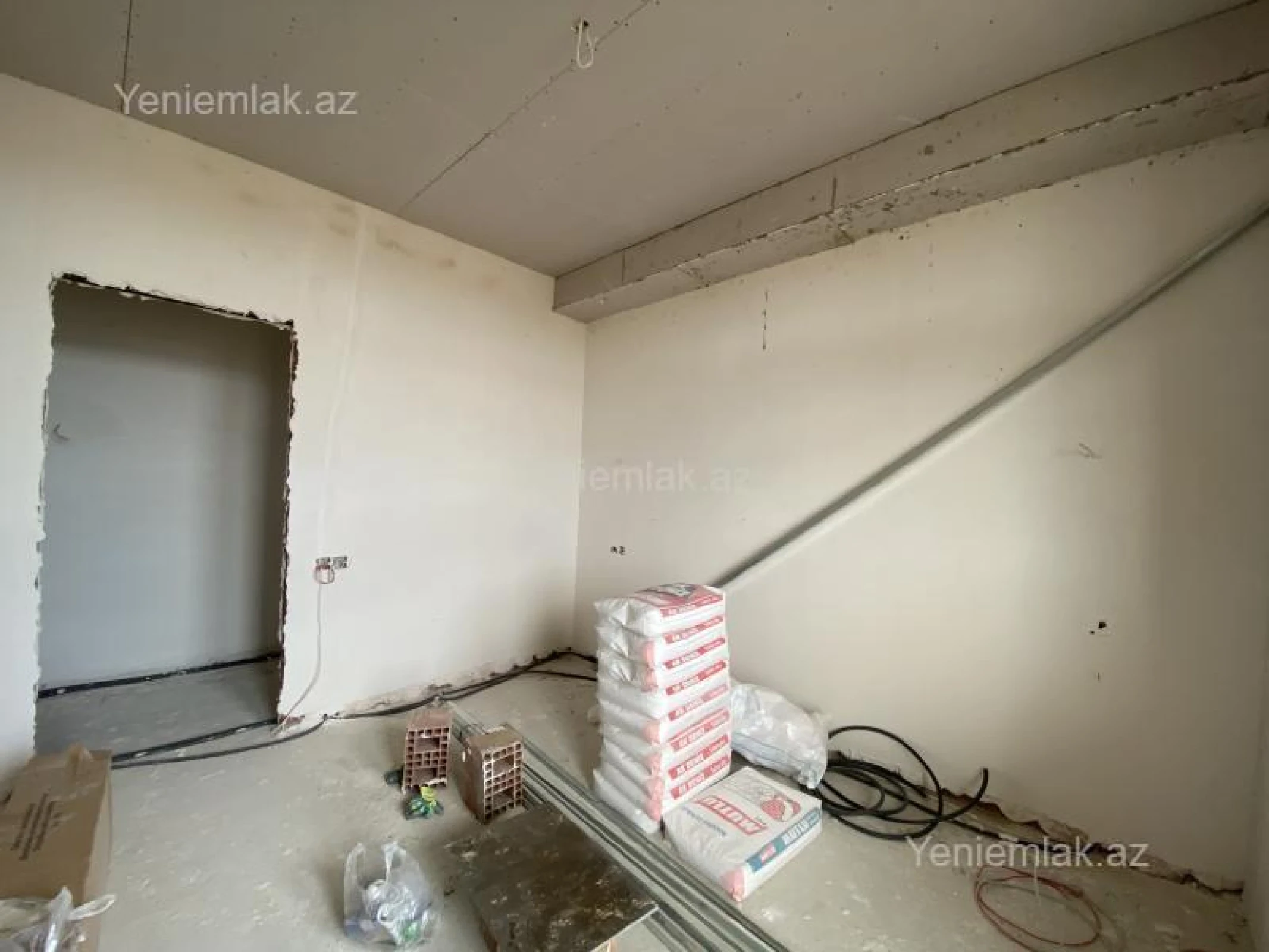 Satılır 3 otaqlı yeni tikili 90 m²