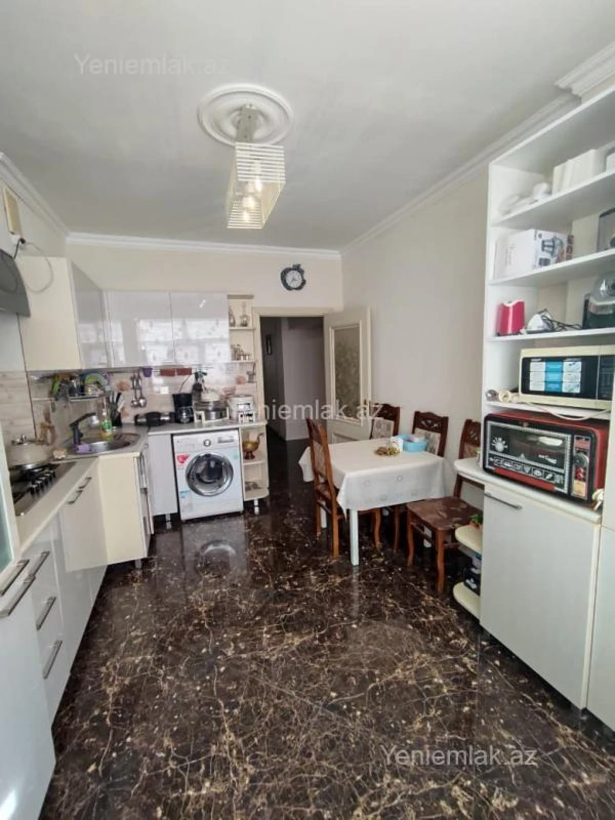 Satılır 3 otaqlı yeni tikili 100 m²