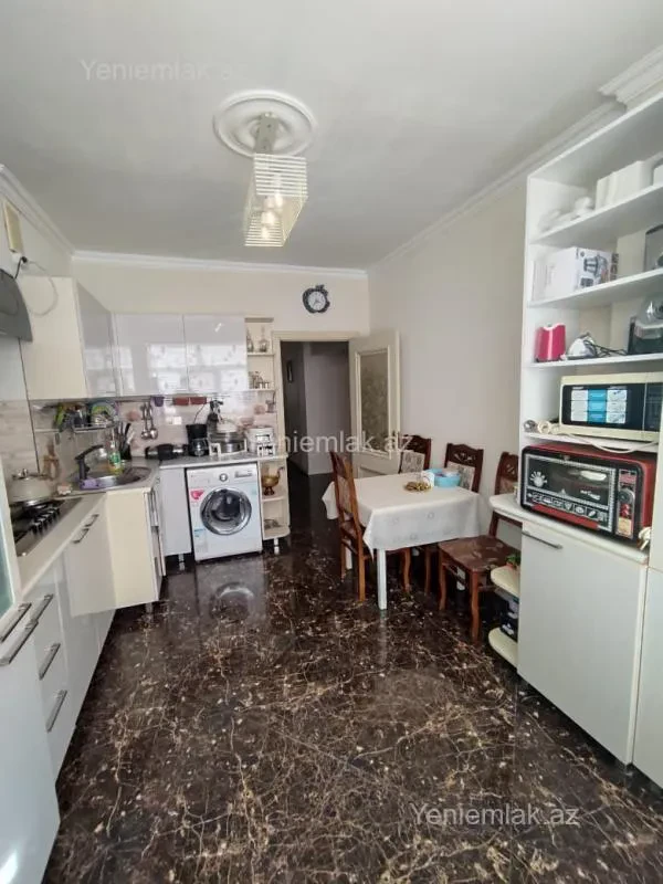 Satılır 3 otaqlı yeni tikili 100 m²