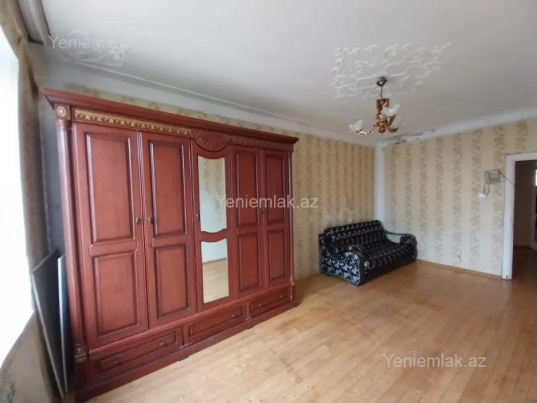 Satılır 1 otaqlı köhnə tikili 40 m²