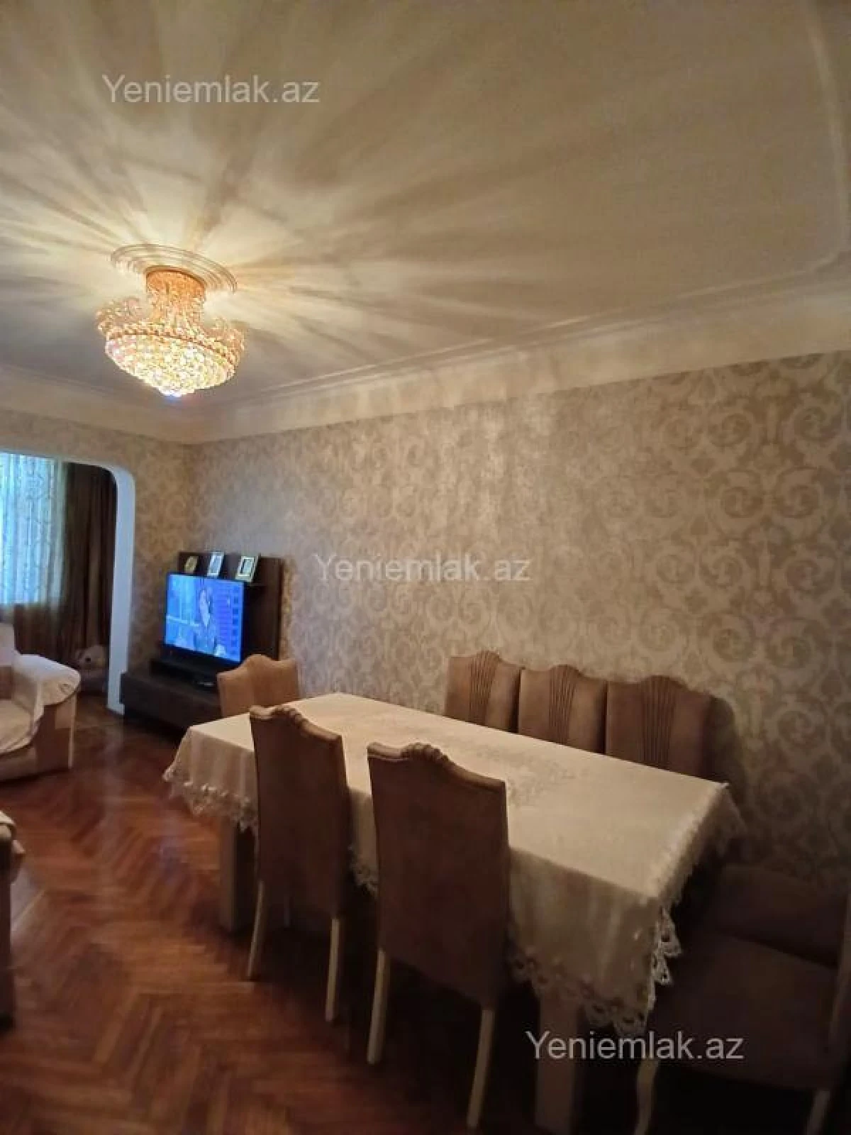 Satılır 4 otaqlı köhnə tikili 120 m²