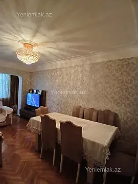 Satılır 4 otaqlı köhnə tikili 120 m²