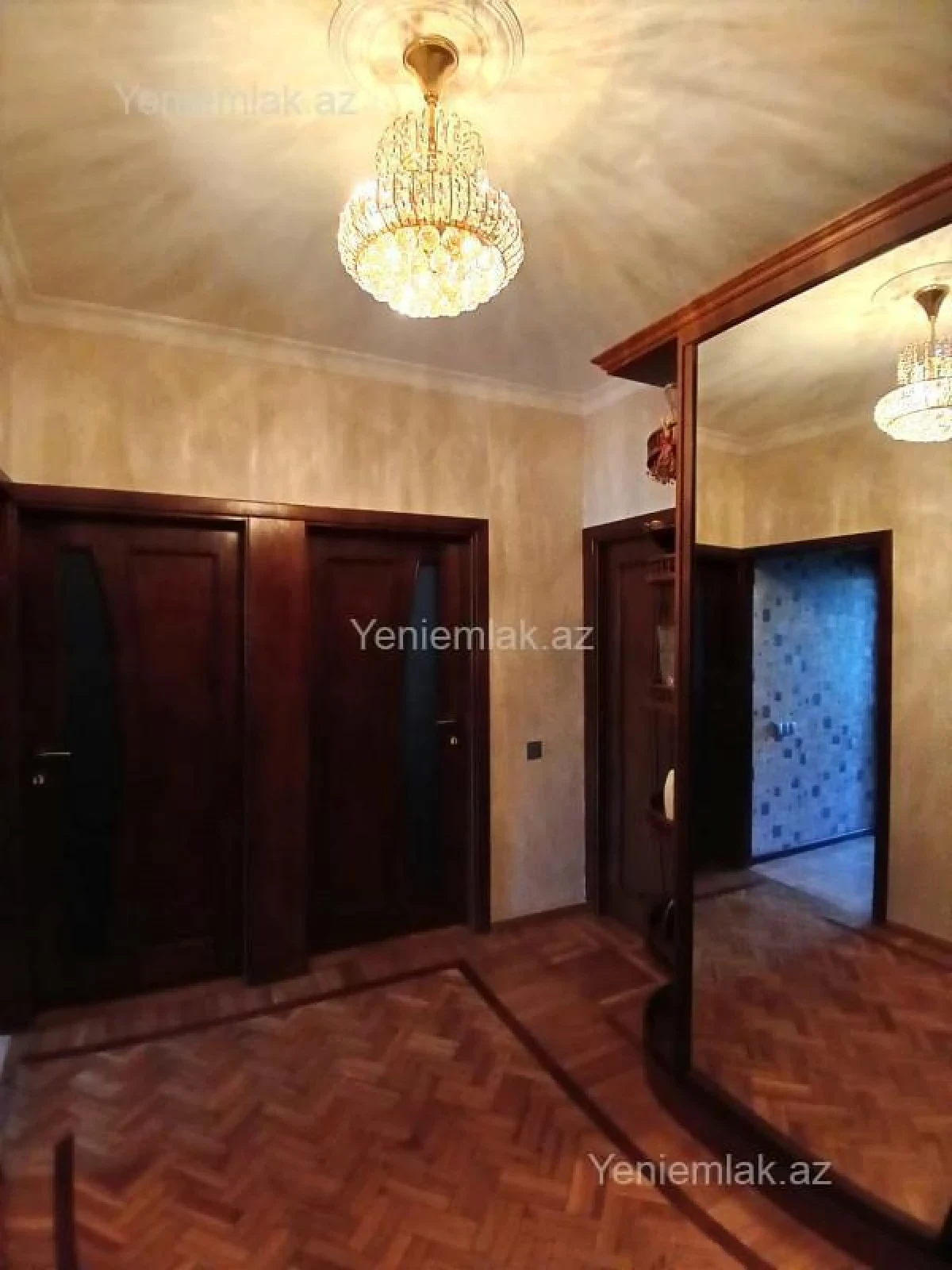 Satılır 4 otaqlı köhnə tikili 120 m²