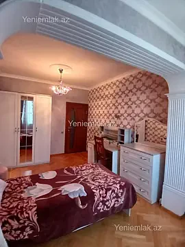 Satılır 4 otaqlı köhnə tikili 120 m²