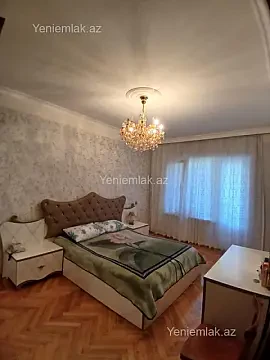 Satılır 4 otaqlı köhnə tikili 120 m²