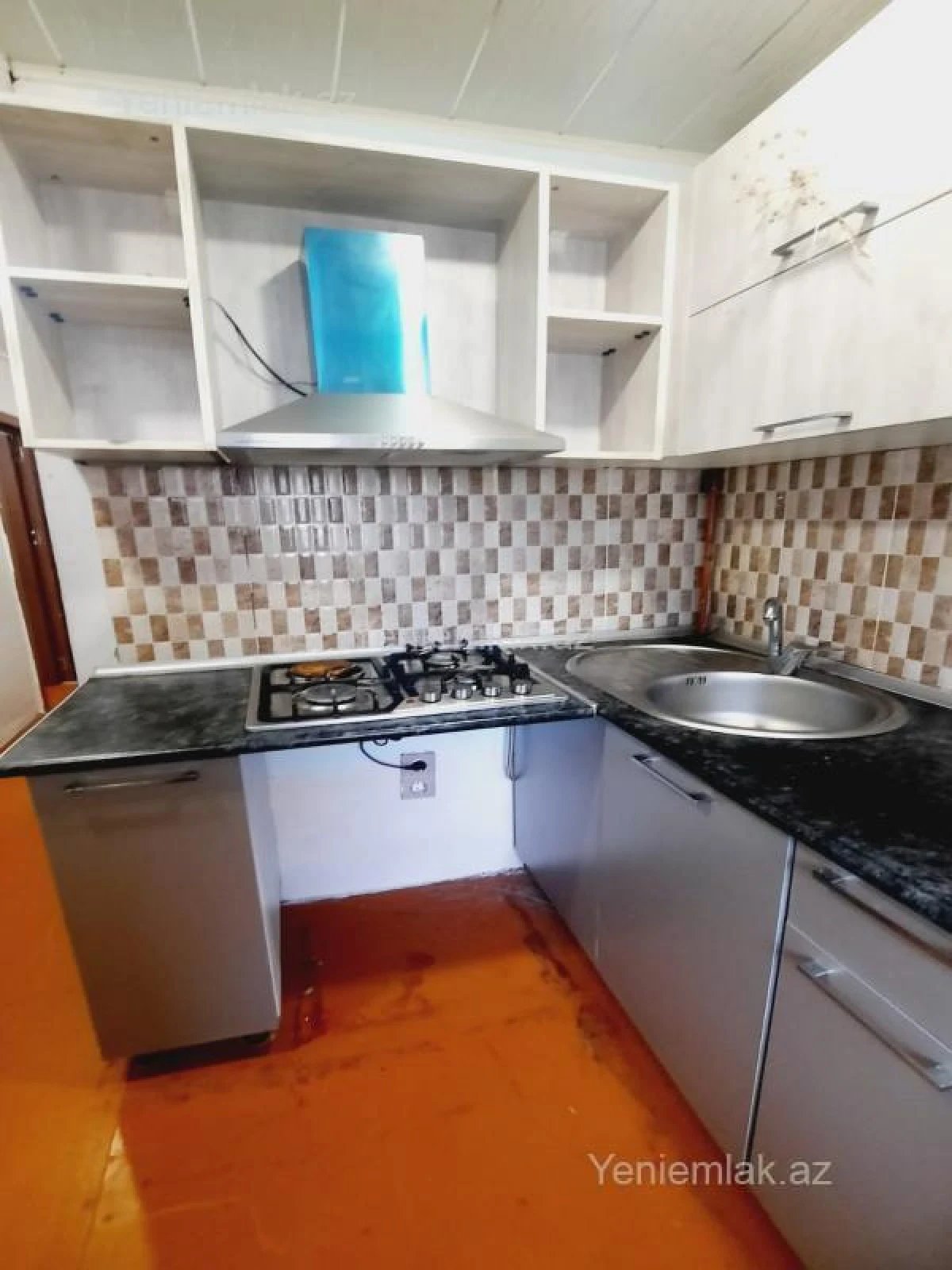 Satılır 1 otaqlı köhnə tikili 35 m²