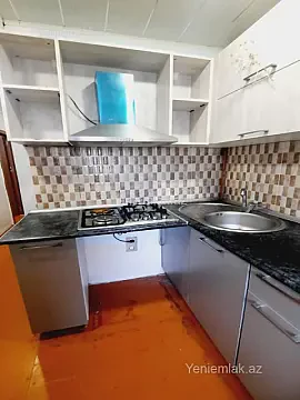 Satılır 1 otaqlı köhnə tikili 35 m² — Sumqayıt, 4-cü mikrorayon 1 otaq 35.00 m²