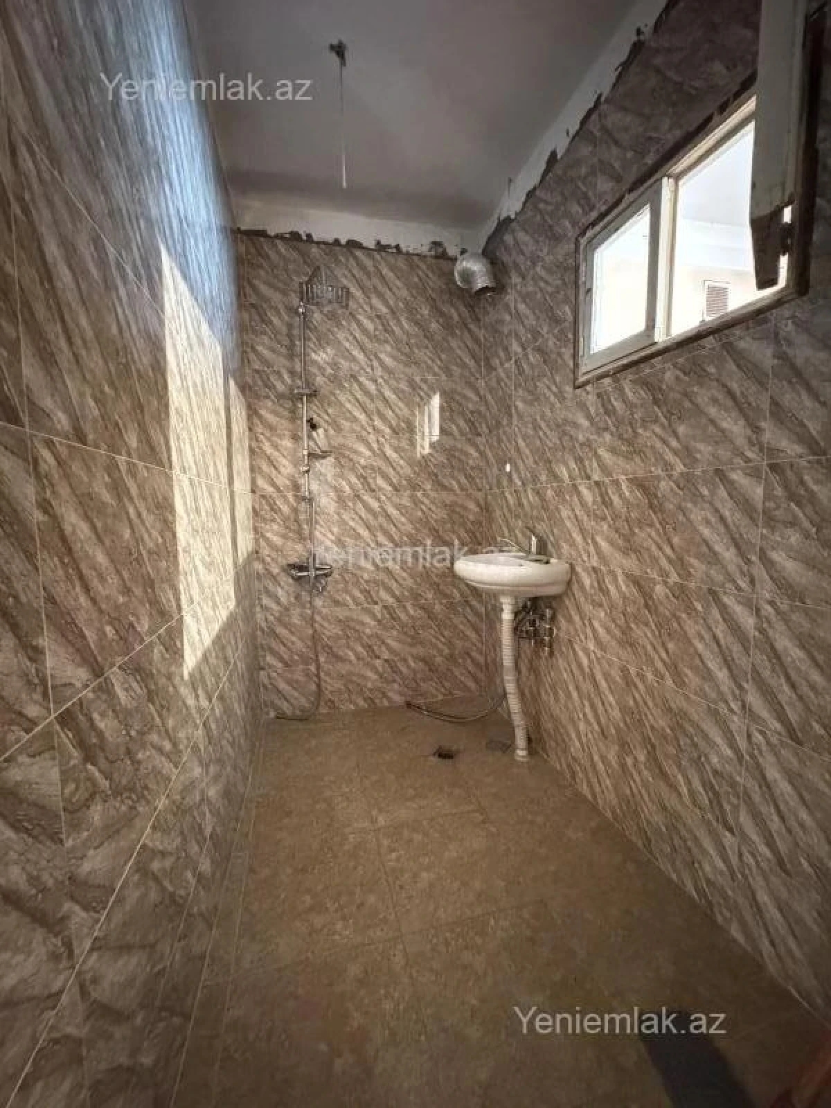 Satılır 3 otaqlı köhnə tikili 72 m²