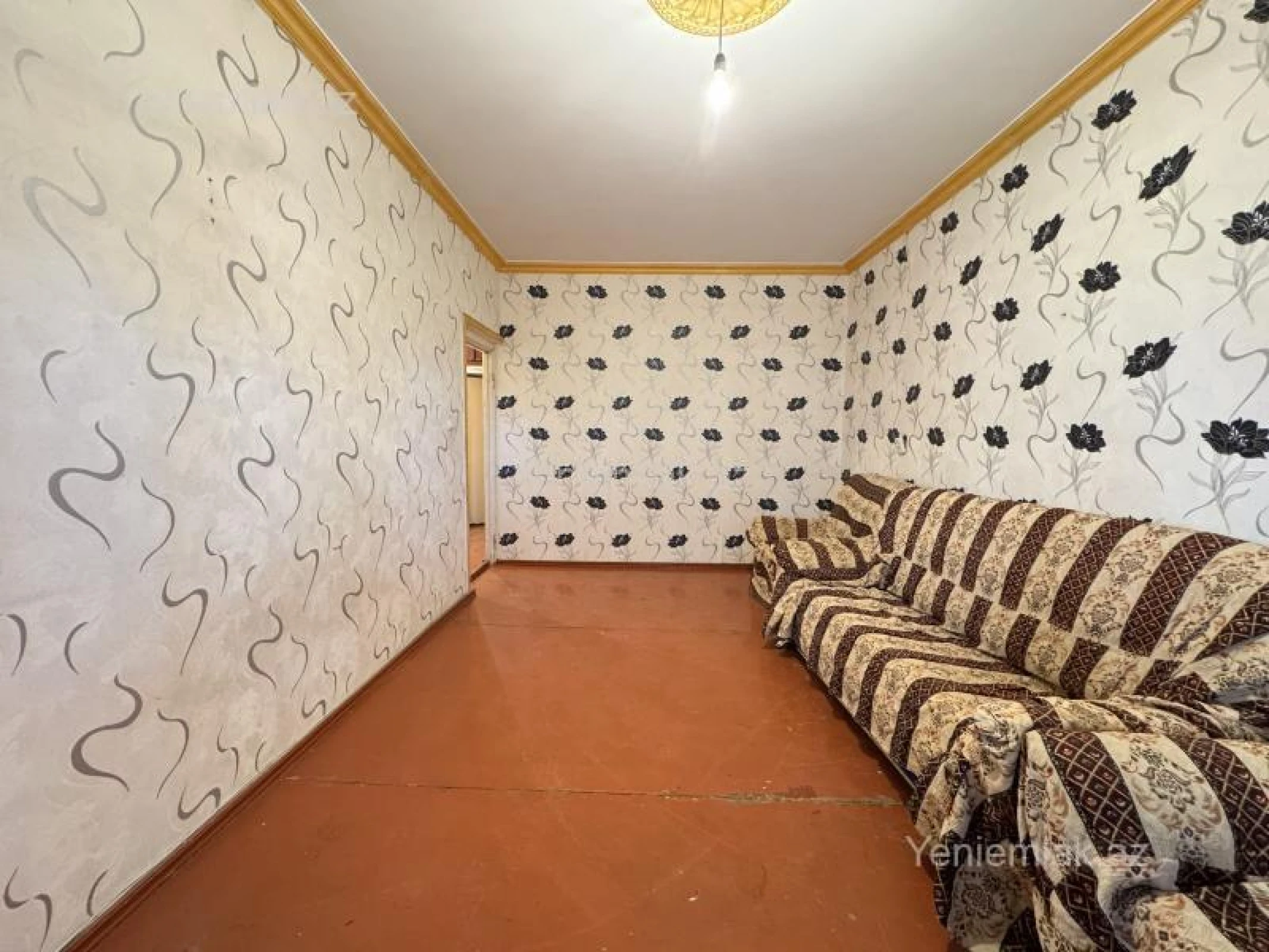 Satılır 3 otaqlı köhnə tikili 72 m²