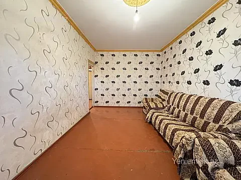 Satılır 3 otaqlı köhnə tikili 72 m²