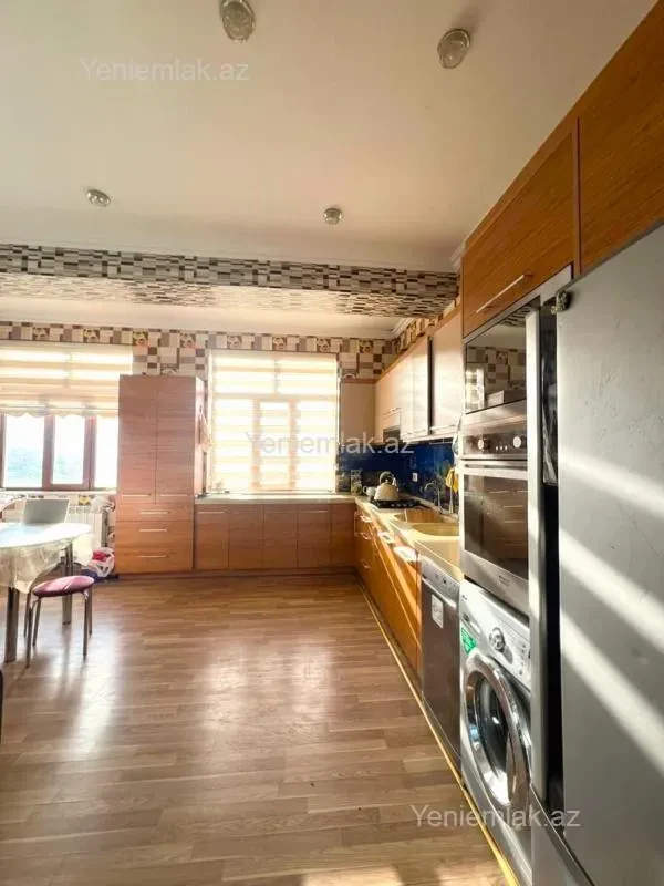 Satılır 3 otaqlı yeni tikili 110 m²