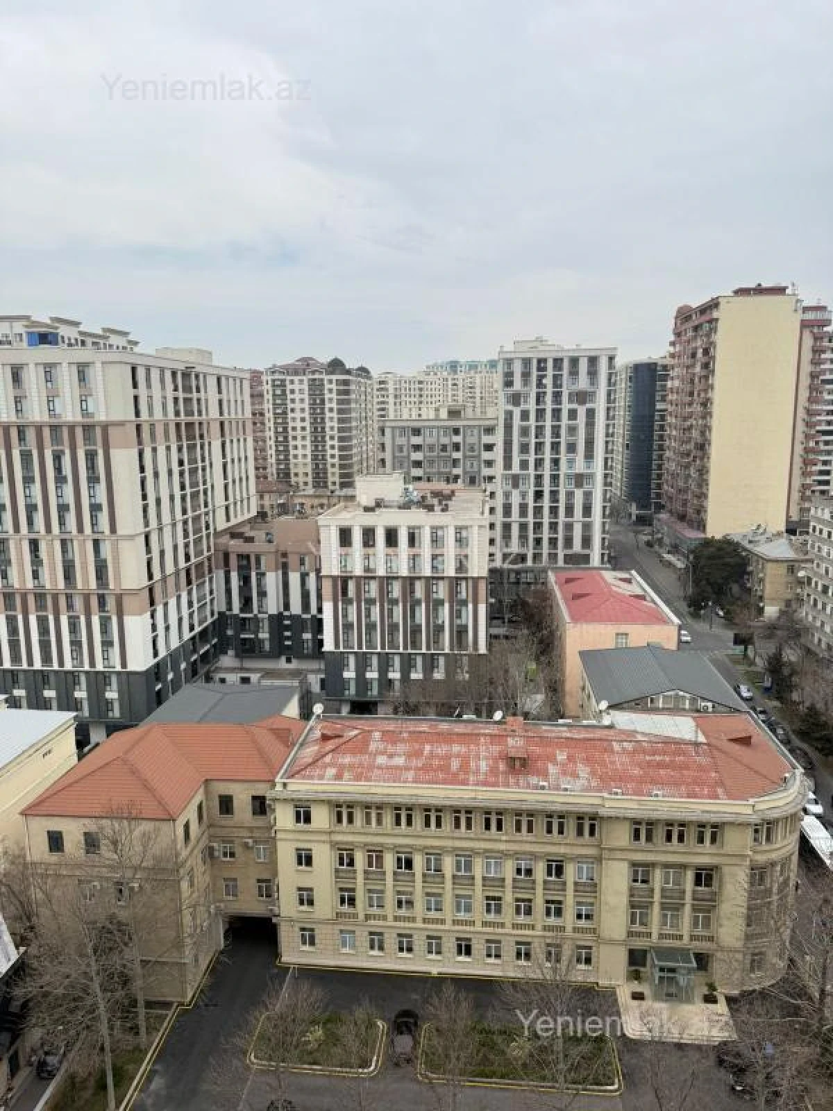 Satılır 4 otaqlı yeni tikili 185 m²