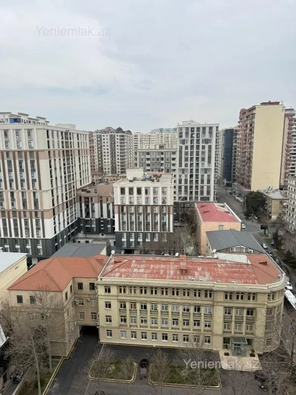 Satılır 4 otaqlı yeni tikili 185 m²