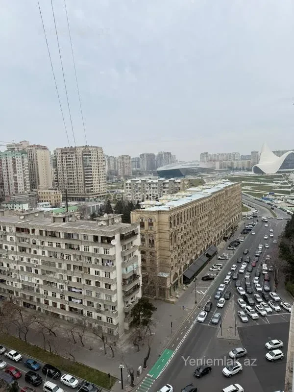 Satılır 4 otaqlı yeni tikili 185 m²