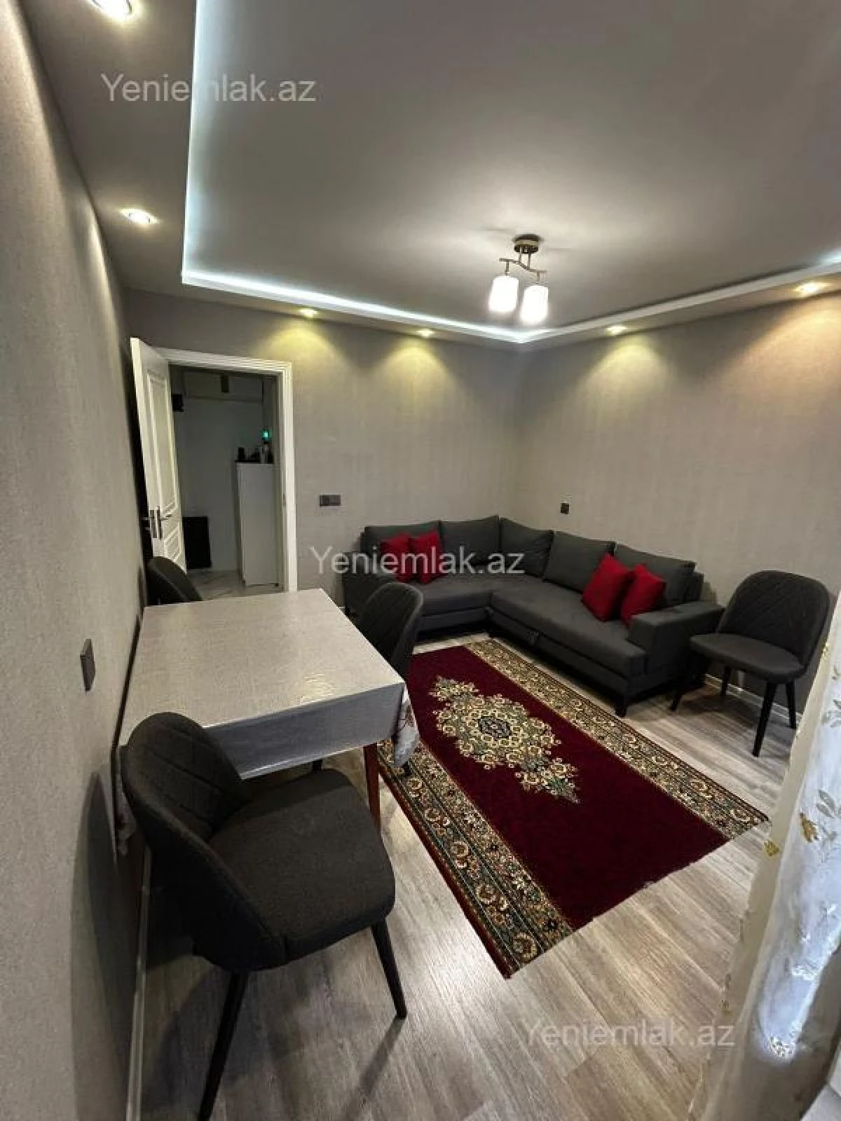 Satılır 2 otaqlı köhnə tikili 45 m²