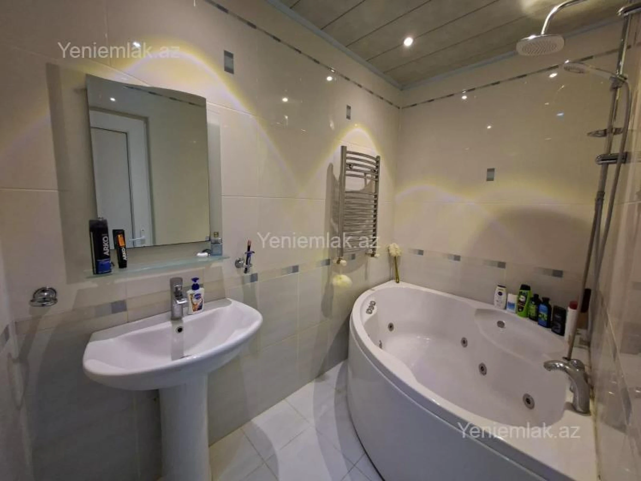 Satılır 2 otaqlı yeni tikili 90 m²