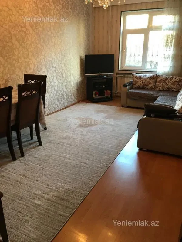 Satılır 5 otaqlı köhnə tikili 120 m²