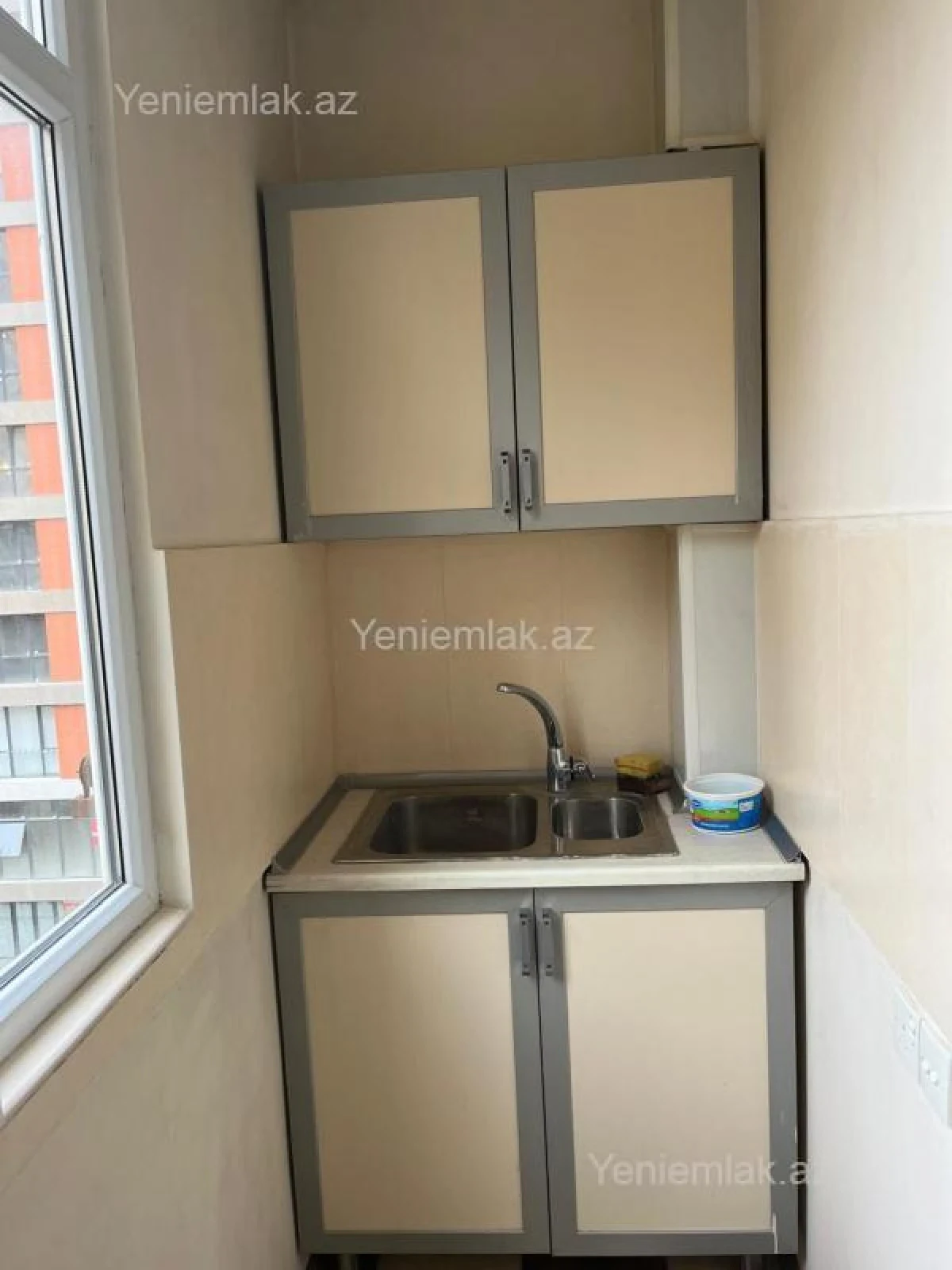 Satılır 3 otaqlı köhnə tikili 100 m²
