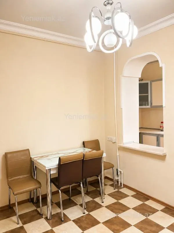 Satılır 3 otaqlı köhnə tikili 100 m²