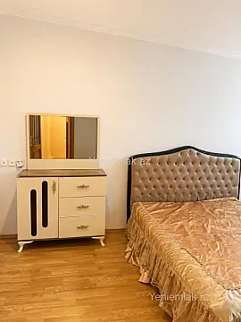 Satılır 3 otaqlı köhnə tikili 100 m²