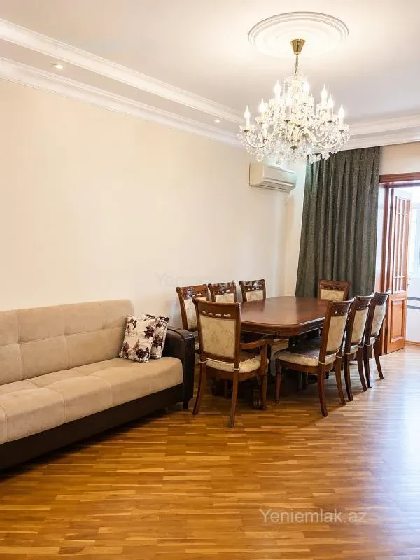 Satılır 3 otaqlı köhnə tikili 100 m²