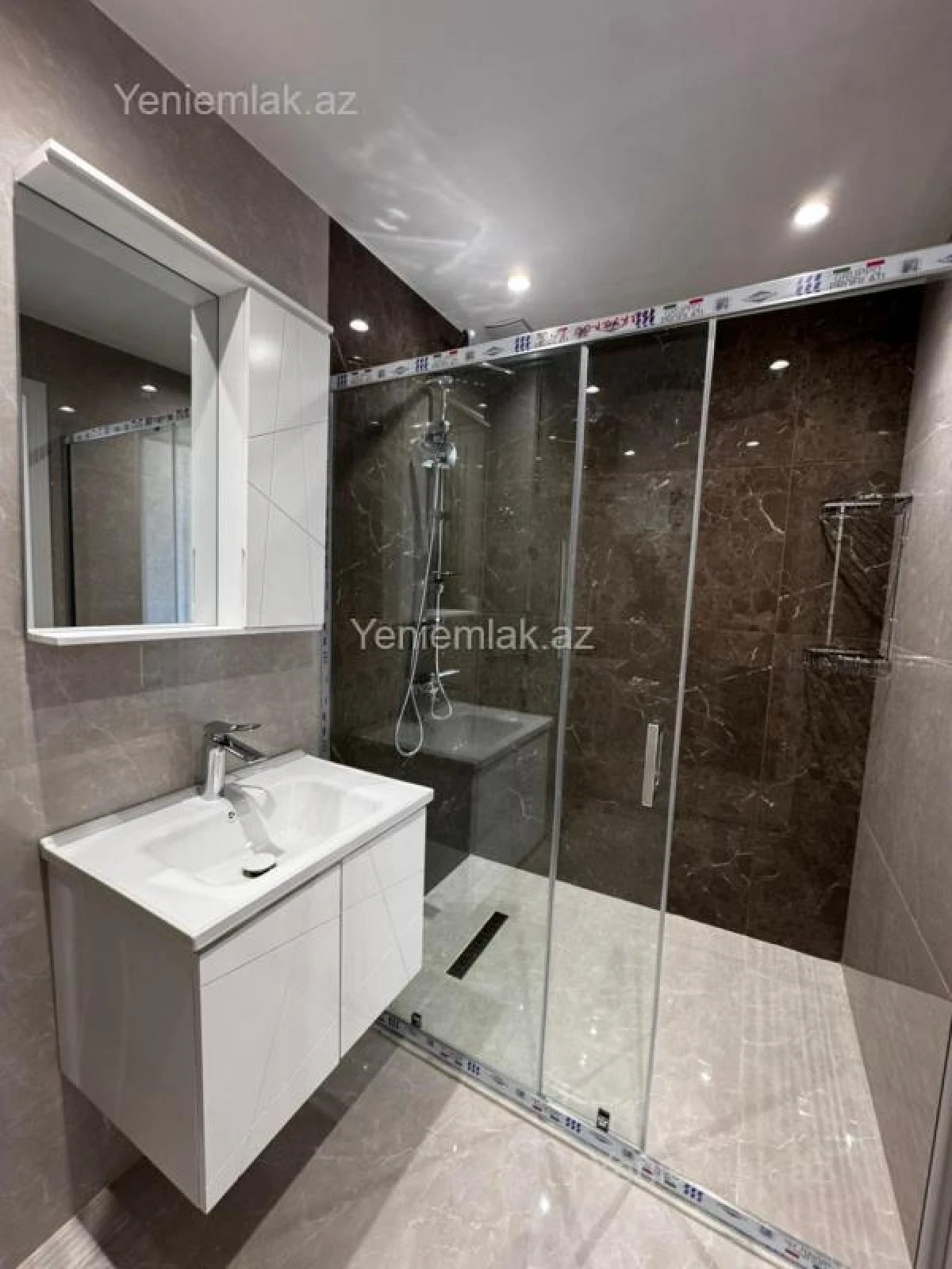 Satılır 3 otaqlı köhnə tikili 70 m²